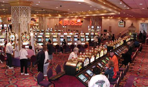 File:Casino slots2.jpg - Wikipedia