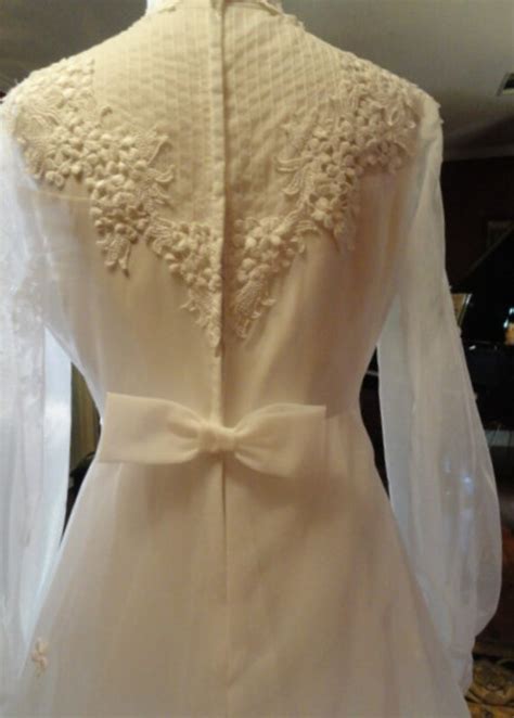 Vintage 1970s White Wedding Dress Chiffon And Daisy Lace Large