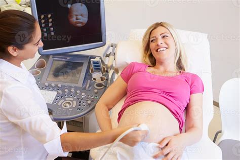 Pregnant Woman Having D Ultrasound Scan Stock Photo At Vecteezy