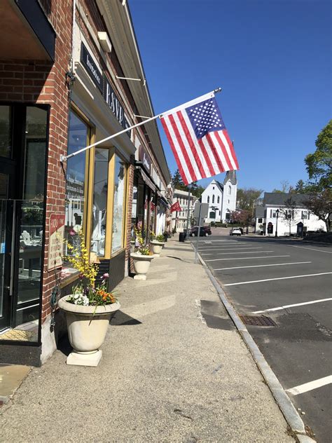 Downtown Hingham Blossoms For Mothers Day Hingham Anchor