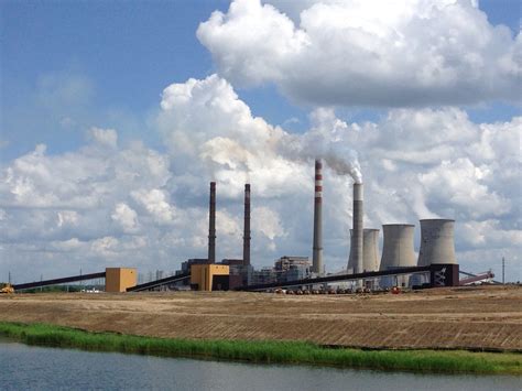 Trump Tweet Fails To Save Kentucky Coal Fired Power Plant Ncpr News