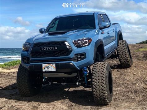 Toyota Tacoma Lifted Toyota Tacoma Equipped With A Fabtech 6 Lift