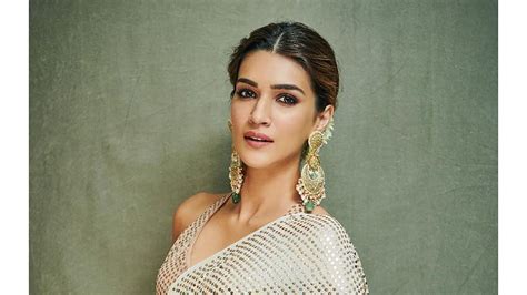 Kriti Sanon Born 27 July 1990 Is An Indian Actress Who Appears Predominantly In Hindi Films