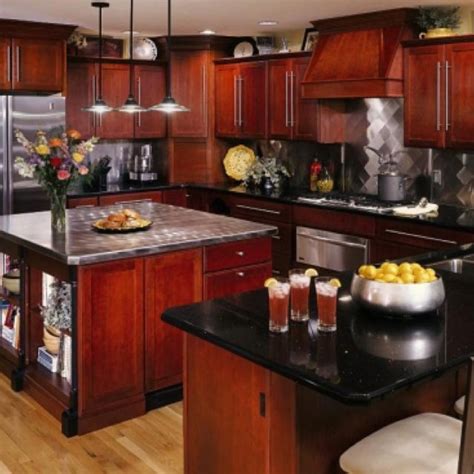 Idea for the kitchen decor. Cherry cabinets, black granite | Cherry cabinets kitchen ...