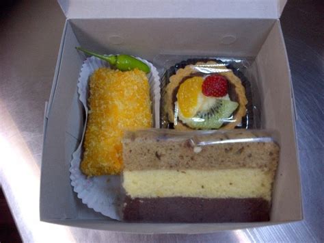 Every snack in the yum box + 6 additional snacks to try 16 page booklet with trivia & games Prospek Bisnis Snack Box, Usaha Rumahan Modal Murah ...