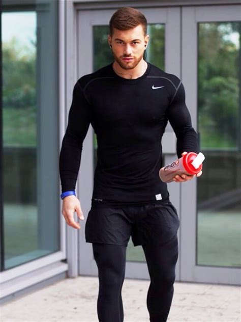 30 Best Sports Outfits For Men To Try Instaloverz Roupas De Academia Masculina Moda