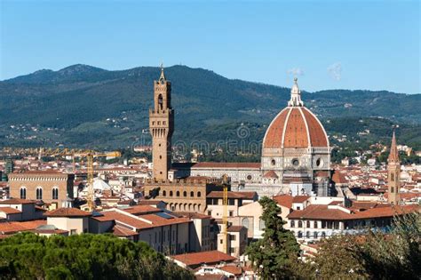 beautiful panoramic view of the cathedral of santa maria del fiore and palazzo vecchio in