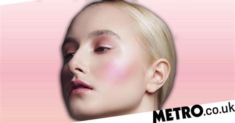 Blush Is Back Once Uncool Blusher Is On Trend Again Metro News
