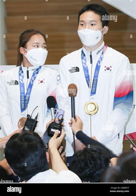 Rd Aug Gymnast Medalists Return Home South Korean Gymnasts