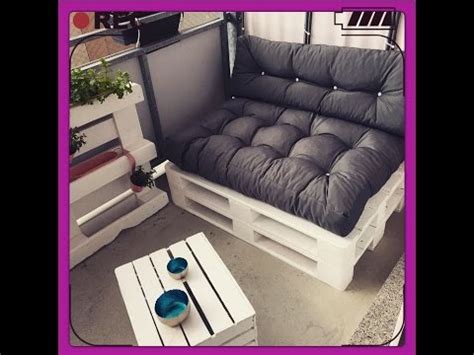 In unserem ratgeber erfährst du, welche unterschiede es beim material gibt, was du benötigst und wie dir der bau deines eigenen palettensofas aus nur drei paletten gelingt. DIY Sofa Paletten Sofa Balkon Möbel selber bauen - YouTube