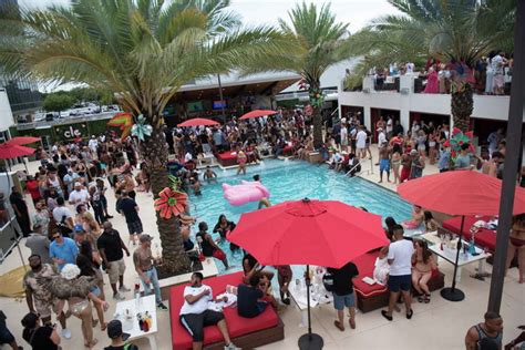 Houston Appreciation Weekend Drakes Pool Party At Cle Nightclub