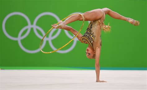 36 Photos To Remind You That Rhythmic Gymnastics Is All Sorts Of Wonderful Sports Ginastica