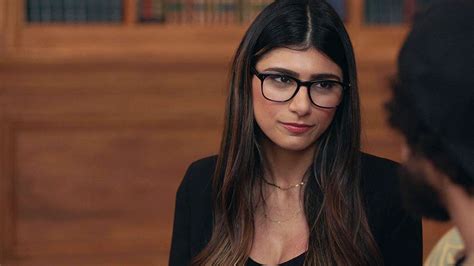 eski porno yıldızı mia khalifa ‘doğmamış kızıyla konuştu annene benzemek için 13 bin dolarlık