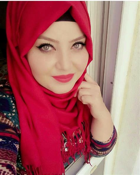Pin By Mohd Haroon On بنات محجبات Fashion Beautiful Arab Women Hijab Fashion