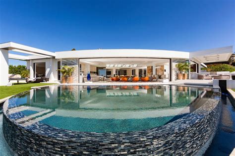 A Jaw Dropping 85 Million Modern Pocket Listing In Beverly Hills Ca