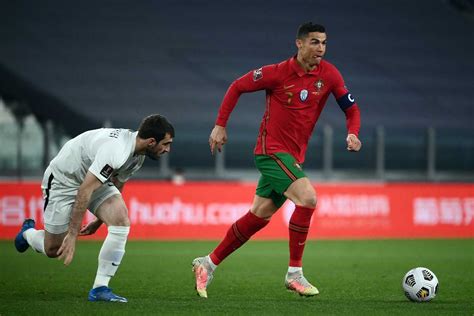 Das heimtrikot von cr7 und co. EM Trikots Portugal 2020/2021