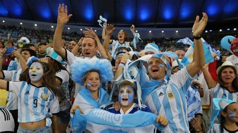 argentina entre los países que más entradas compraron para el mundial diario la capital de