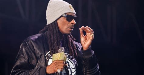 Snoop Dogg Responds To Claims That He Smokes Up To 150 Blunts A Day
