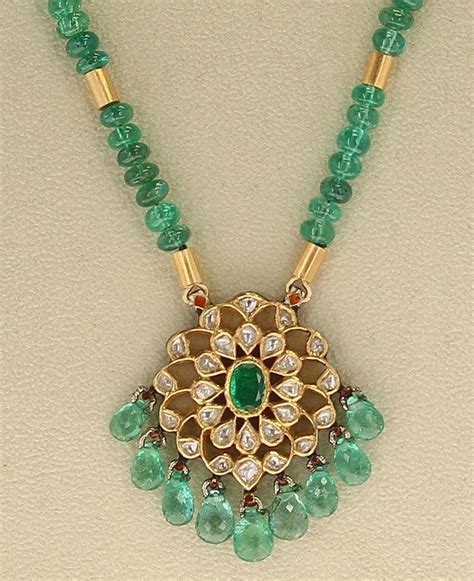 Genuine And Natural Plain Emerald Beads Necklace And Indian Kundan