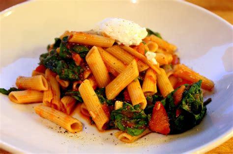 Mijn kookdagboek Penne met tomatensaus spinazie en ricotta