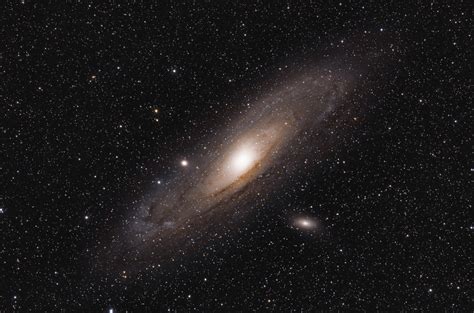 M 31 La Galaxie Dandromède Observatoire Astronomique Sirene
