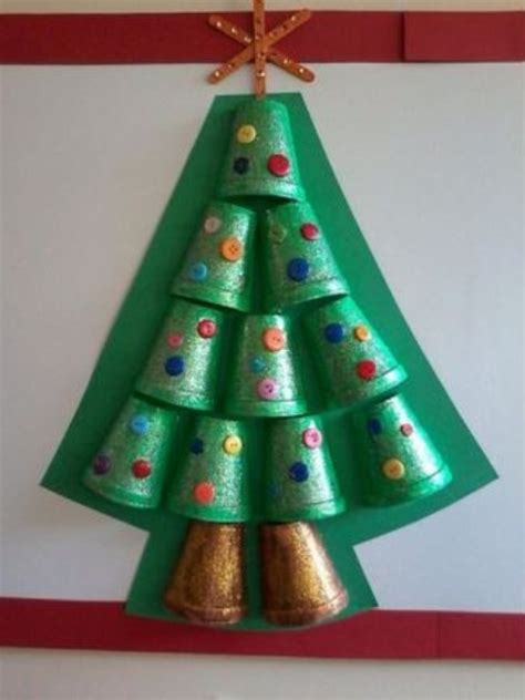 Bisa nih coba dibentuk bagaikan pohon natal. Kreasi Pohon Natal Tkpaud / 15 Alternatif Dekorasi Pohon ...