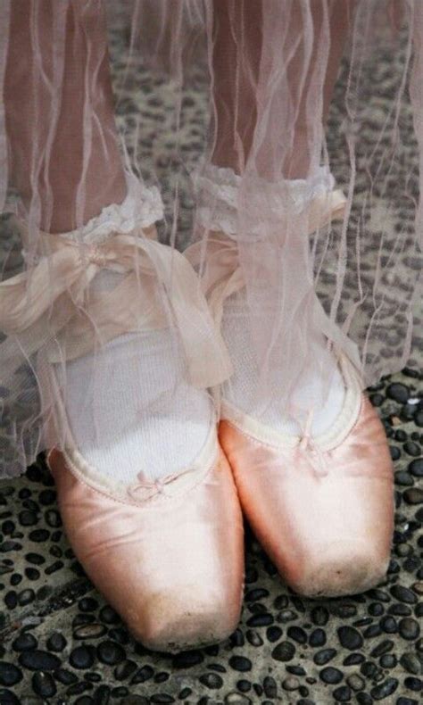 Ballet En Pointe Pointe Shoes Toe Shoes Ballet Toes Ballet