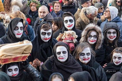 €1.00m * feb 20, 2001 in montevideo, uruguay Carnevale di Satriano di Lucania, rivive l'antica festa ...