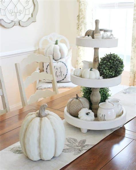 29 of the coziest country farmhouse decor ideas to add. 9 Gorgeous & Rustic Farmhouse Fall Centerpieces - Page 3 of 3