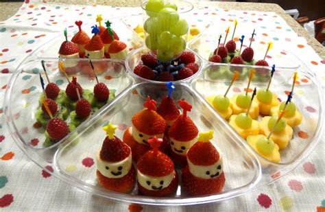 Fruit christmas tree tray by kitchen fun with my 3 sons. 5 Fruit tray display ideas for Kids Christmas Party - Working Mom's Edible Art