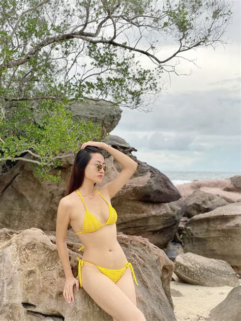 Hiếm hoi khoe ảnh bikini bộ đôi Hoa hậu song Linh tình cờ cùng chọn màu trắng VTV VN