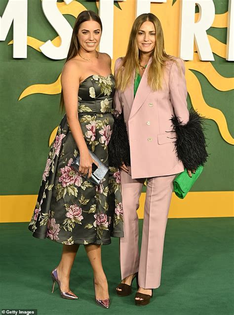 Yasmin Le Bon 57 Looks Ageless As She Poses With Her Daughter Amber