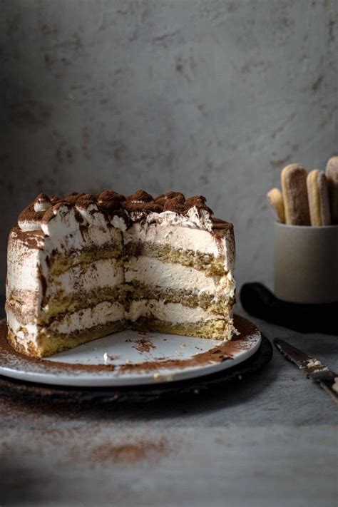 Ich würde mich mega freuen wenn ihr den tiramisu kuchen ausprobiert! Tiramisu-Kuchen-Rezept | Tiramisu cake recipe, Cake ...