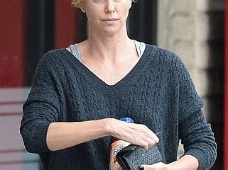 10 Pictures Of A Charlize Theron Without Makeup
