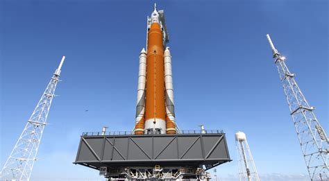 Nasa Will Use Less Powerful Space Launch System For First Manned Flight