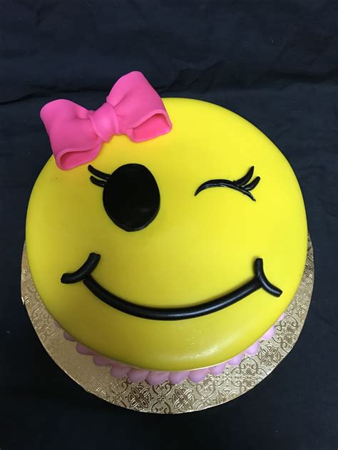 Emoji Birthday Cake Gateau Fete Gâteau Emoji Gateau Smiley