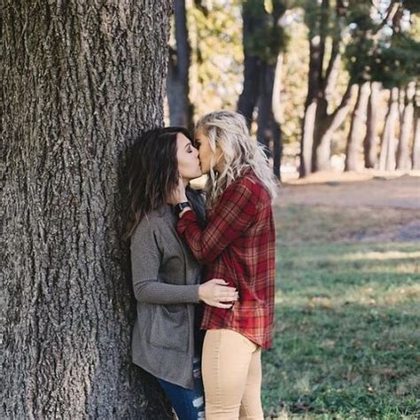 Pin By Campbell Maenner On Wlw Lesbian Girls Sexy Lesbians Lesbian Couple