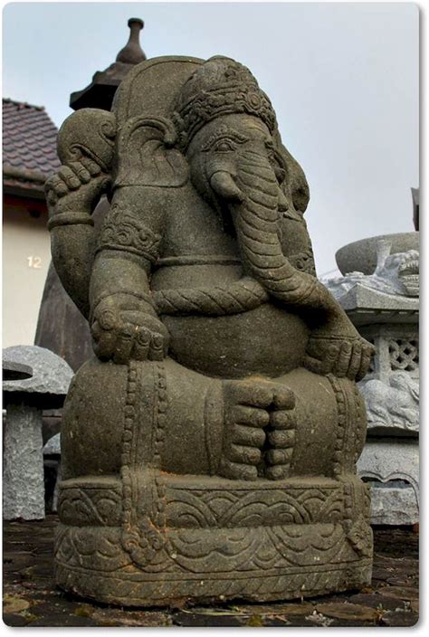 Figuren und statuen betonen den gartenstil. Steinfigur Skulptur Ganesha aus Lava