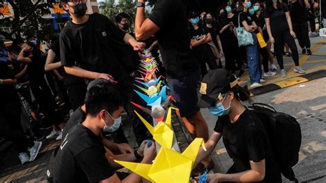 Polisi Tembak Remaja Di Demo Hong Kong Siswa Gelar Aksi