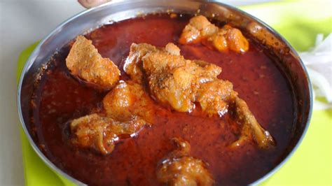 The secret is to use both chicken and beef stock cubes for the best flavour and a nice deep brown colour. Homemade - Chicken Gravy with Kolhapuri Masala Easy Recipe ...
