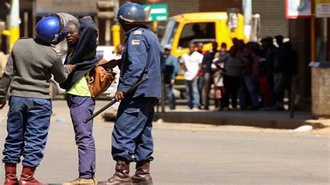 Zimbabwe Police Break Up Opposition Rally World Dunya News