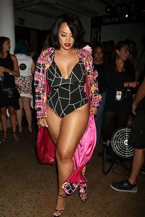Actress Dascha Polanco Shows Off Her Curves Sans Pants During New York Fashion Week