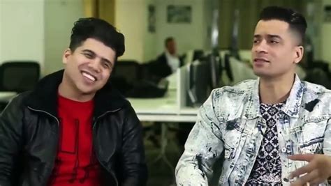 غير معروف ملحن الاغنية : اغنية بنت الجيران حصريا بدون موسيقي لايف اسمع صوت المغنين ...