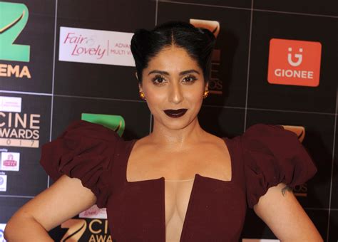 Birthday Special From Dhunki To Chashni Top 5 Songs Of Neha Bhasin Pakistan Weekly