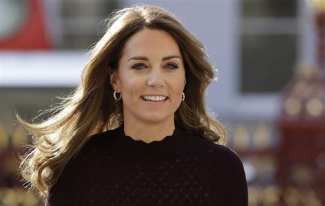 Kate Middleton Just Stepped Out In The Perfect Fall Outfit Iheart