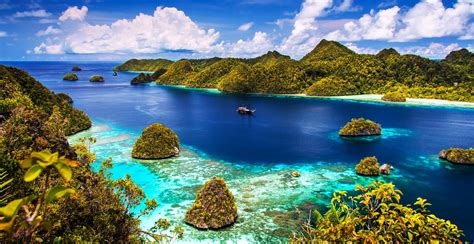 Destinasi Wisata Di Indonesia Yang Wajib Dikunjungi Traveler Sejati