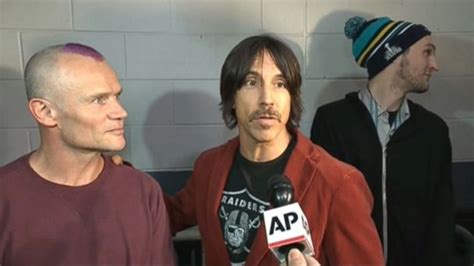 Video Red Hot Chili Peppers Lead Singer Anthony Kiedis Hospitalized