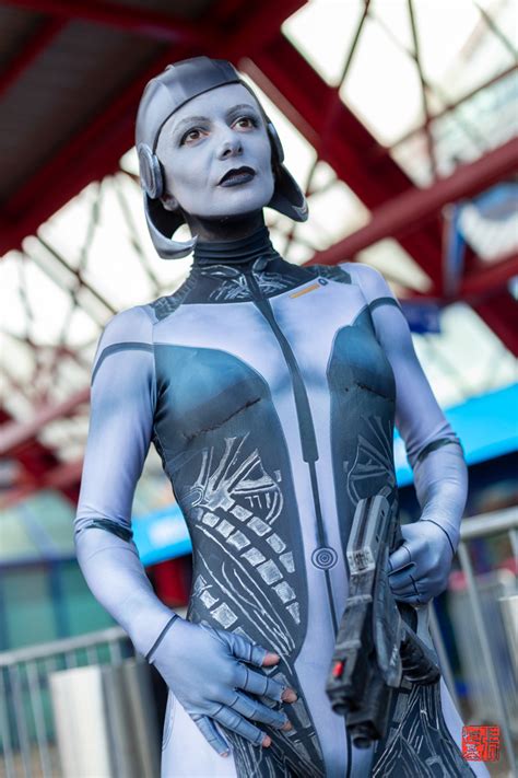 Edi Mass Effect By Jessienoochies Cosplay Food And Cosplay