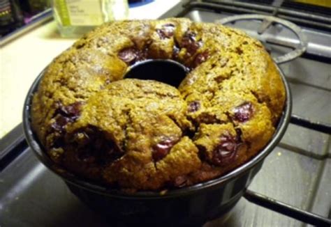 Der vorteil dieser schokolade ist. Kuchen: Gugelhupf mit Kirschen, Topfen, Nüssen und ...