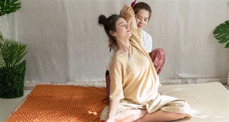 Thai Massage Vs Swedish Massage Which Is Better For You 2022